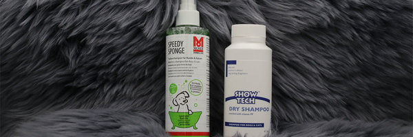 Here you can see a dry shampoo for dogs Moser brand and Show Tech brand.